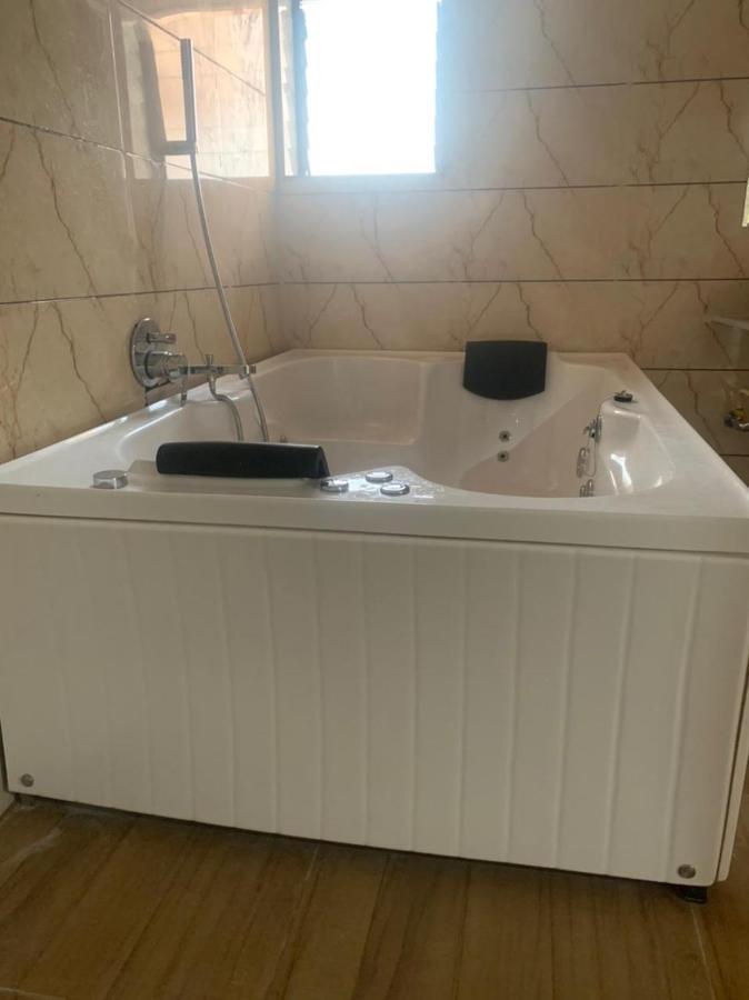 Kesar Hotel Viramgam Zewnętrze zdjęcie