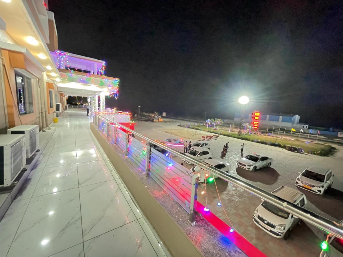 Kesar Hotel Viramgam Zewnętrze zdjęcie